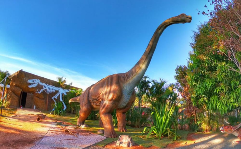 vale-dos-dinossauros-01